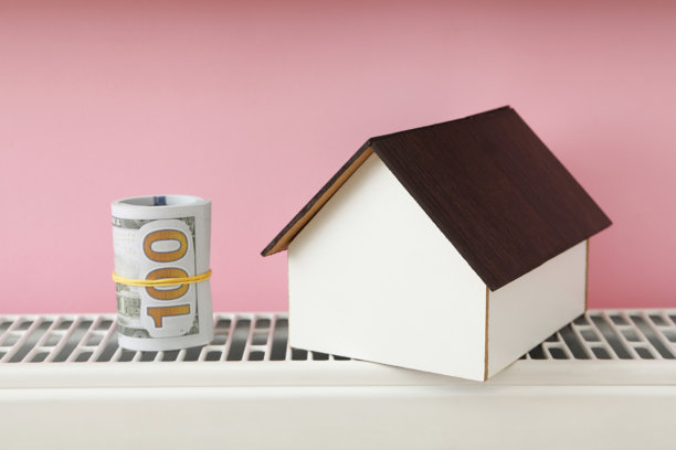 供暖季节概念的开始，为房子提供热量图片下载