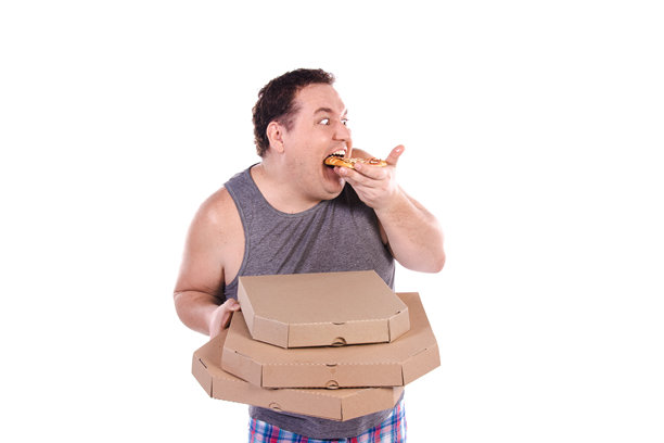 有趣的饥饿的胖男人正在节食，他对一小块披萨不满意。图片下载