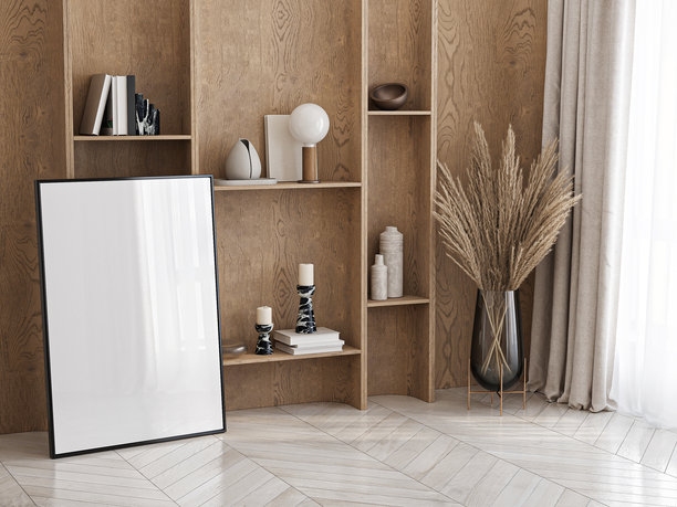 框架模型，ISO A纸张大小。客厅墙上的海报模型。室内模型与房子的背景。现代室内设计。图片下载