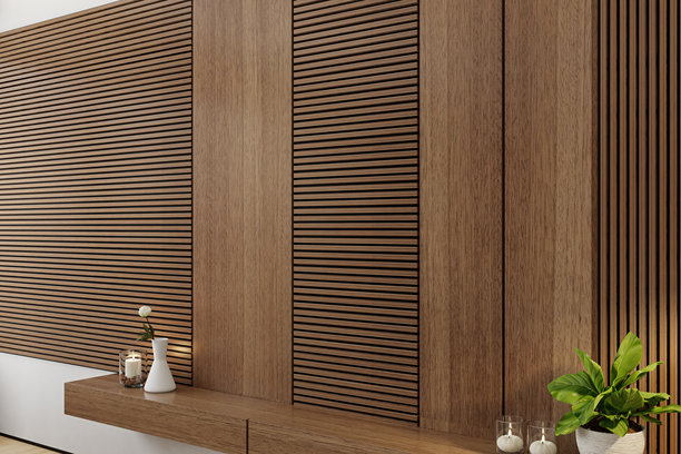 带松木墙板的现代电视房，用于壁挂式电视屏幕图片下载