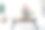 漂亮年轻女子的全尺寸照片早餐床羊角面包咖啡睡衣白色室内卧室公寓室内图片下载