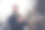 成熟迷人的好男人穿着时髦的衣服漫步在城市街道秋日户外的照片图片下载