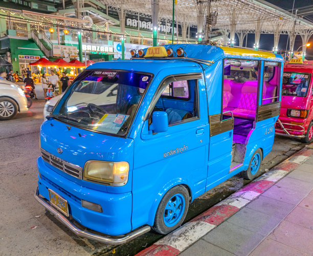 TukTuk出租车TukTuk Patong泰国普吉岛图片下载