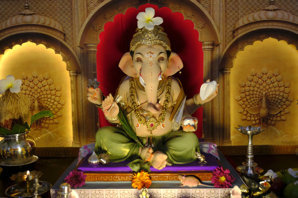 2024年9月7日，在印度浦那的Ganesh节前夕，新制作的gananesha或Ganapati神像在一家商店出售。图片下载