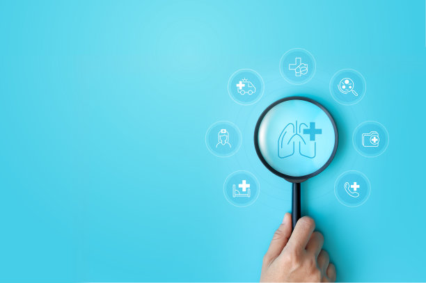 手持放大镜焦点加肺图标，以医疗保健医疗在蓝色背景。健康保险概念和获得福利。医疗技术。图片下载