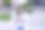 女孩戴着耳机和智能手机听音乐在户外跳舞的照片图片下载