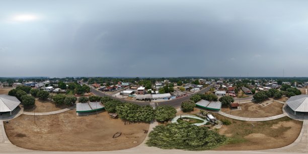 巴西亚马逊州诺沃艾朗市市政广场的360度无人机航拍照片图片下载