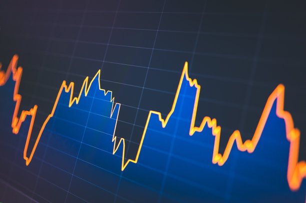 人工智能金融科技利用大数据构建货币市场交易系统，选择在股票市场行业中买入或卖出。图片下载