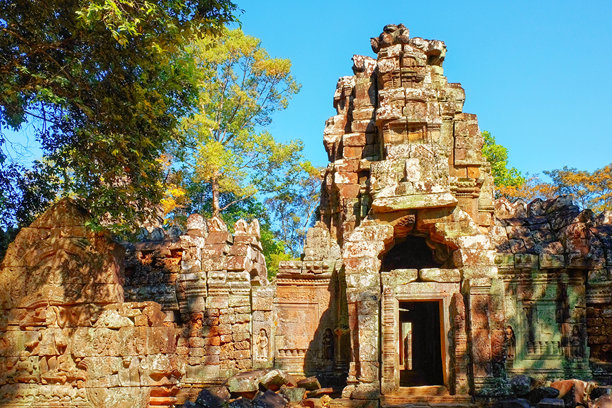 高分辨率照片展示了位于柬埔寨吴哥的塔索寺，这是一座建于12世纪末为国王阇耶跋摩七世所建的小型寺庙。图片下载
