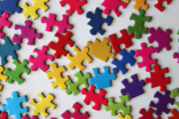 五彩缤纷的拼图块图片下载