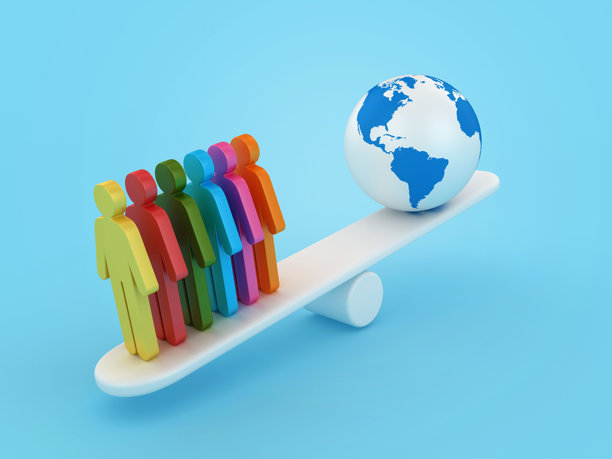 全球世界地图跷跷板与象形文字的人图片下载