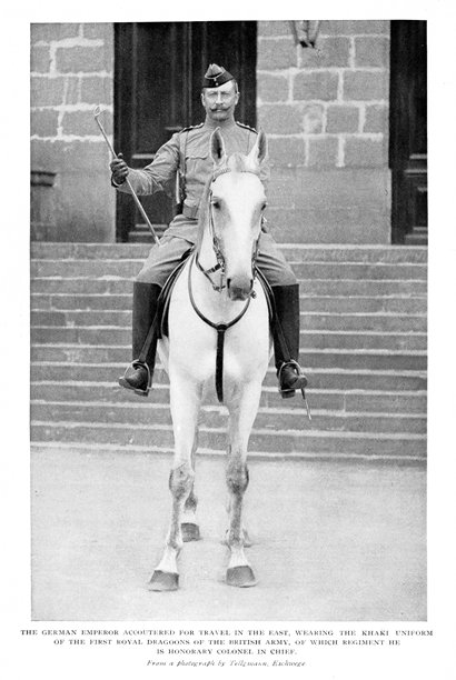 德国皇帝威廉二世骑马穿着英国龙骑兵制服，19世纪世界历史图片下载