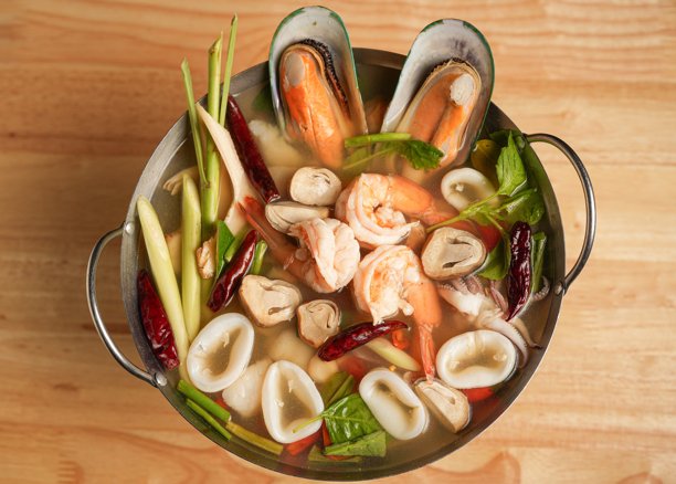 泰国美食照片集，以其美味、辛辣和意大利面而闻名。柔软顺滑的卡邦尼。图片下载