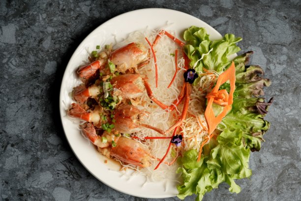 泰国美食照片集，以其美味、辛辣和意大利面而闻名。柔软顺滑的卡邦尼。图片下载