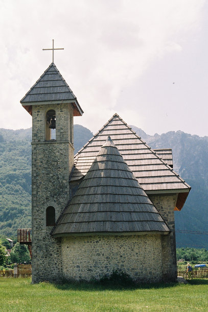 包含自然风光、历史建筑、美食和探索的旅行目的地图片。图片下载