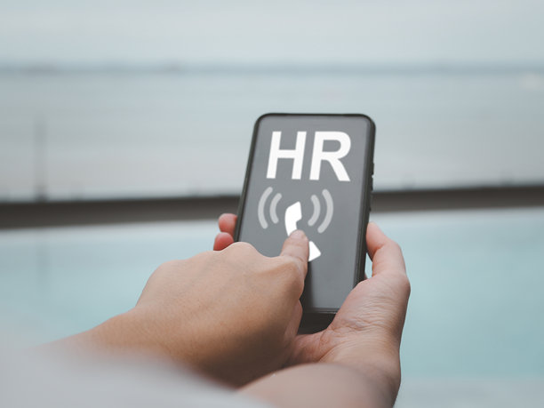 人力资源人员在面试中回答或拨打电话图片下载