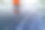 工程师检查太阳能电池板或光伏电池的施工，使用电子设备。工业可再生能源的绿色电力。工人在塔楼屋顶工作。图片下载