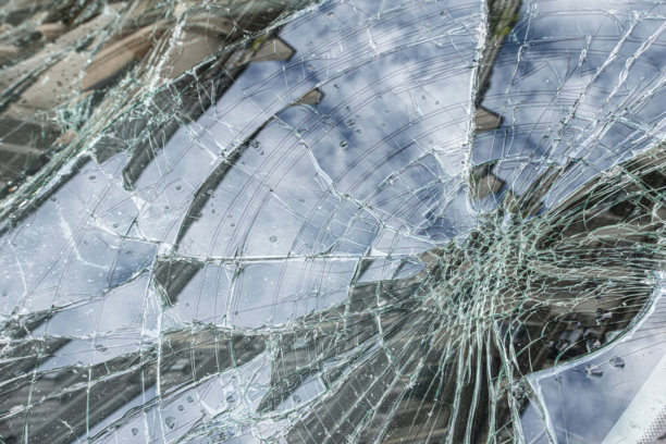 玻璃破碎图片下载