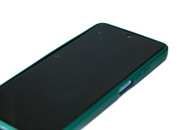 白色背景上孤立的安卓智能手机图片下载