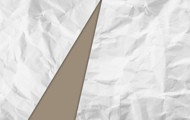 米色纸张皱褶抽象背景，白色图案墙面，粗糙的信纸，纸板材料，空白，折痕，皱纹，压碎的文件，灰色破旧，粗糙，皱巴巴，撕裂，皱褶的页面，剪贴簿。图片下载