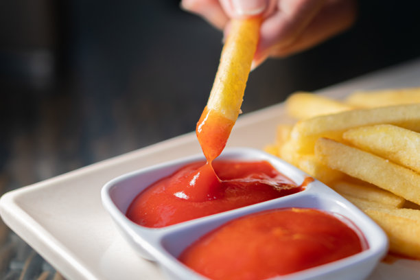 薯条配番茄酱图片下载
