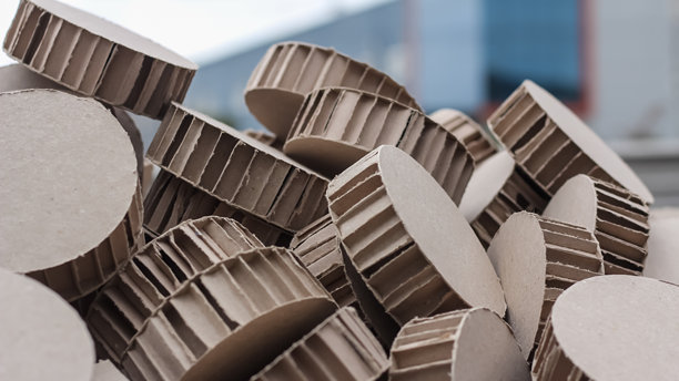 棕色纸板蜂窝板切割图片下载