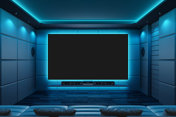 奢华家庭影院，配有青蓝色氛围灯光、隔音效果和黑色屏幕图片下载