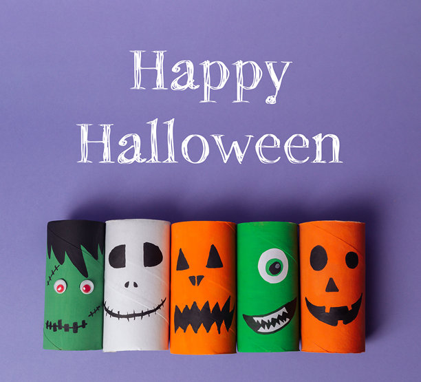 一组带有面孔的纸管图片下载