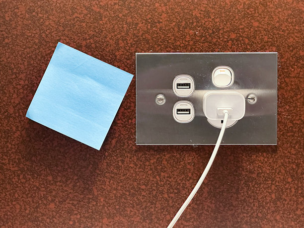 带蓝色便利贴的电力ppt图片下载