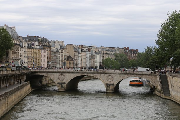 2024年6月巴黎，法国的随机照片图片下载