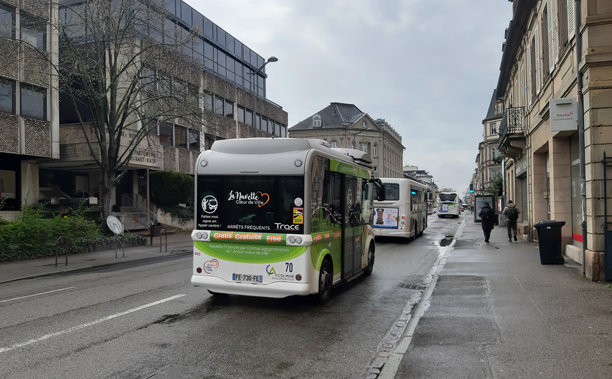 科尔马免费旅游巴士，科尔马，巴士，交通道路图片下载