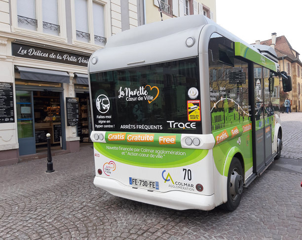 科尔马免费旅游巴士，法国科尔马，欧洲图片下载