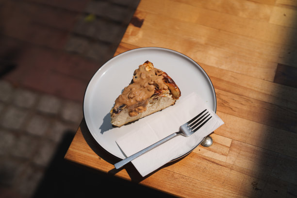 圣塞巴斯蒂安芝士蛋糕的高角度照片图片下载