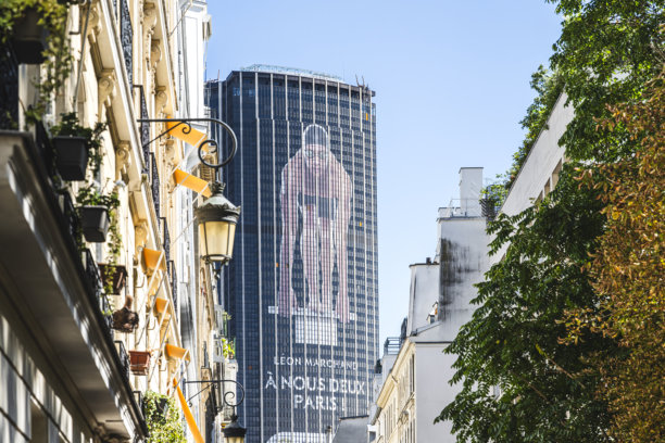 巴黎的蒙帕纳斯大楼与莱昂·马尔尚图片下载