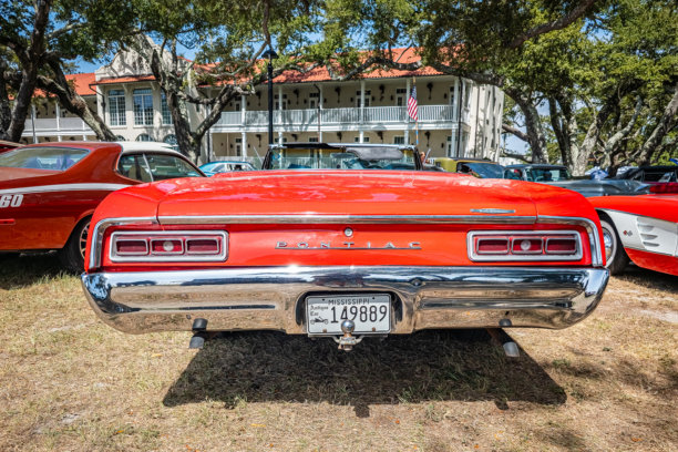 1967年庞蒂亚克LeMans敞篷车图片下载