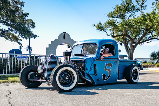 定制的1938年福特热棒皮卡车图片下载