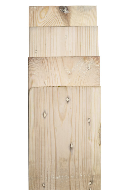 一堆木板孤立在白色背景上图片下载