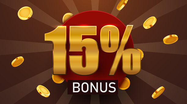 15%的奖金与下落的金币。现金返还或奖品概念。图片下载