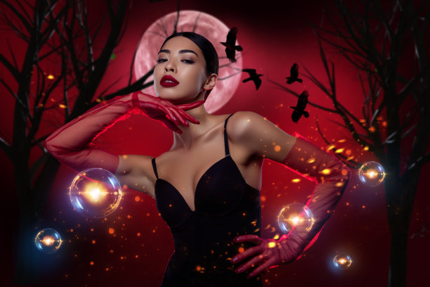 超现实的奇异拼贴画，身穿黑色连衣裙的女士用红色手套触摸脸庞，摆姿势于黑暗森林的背景前。图片下载