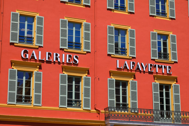 法国尼斯市购物中心外立面的局部图片下载