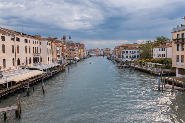 意大利威尼斯美丽的运河街道图片下载