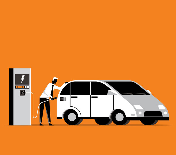 在公共充电站为电动车充电的商人图片下载