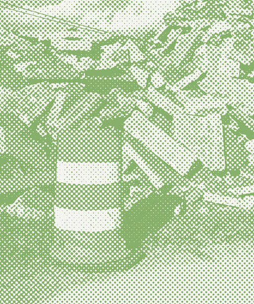 大量道路施工废料堆积图片下载