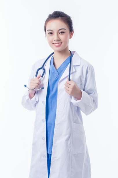 身穿白色外套的自信女医生肖像图片下载