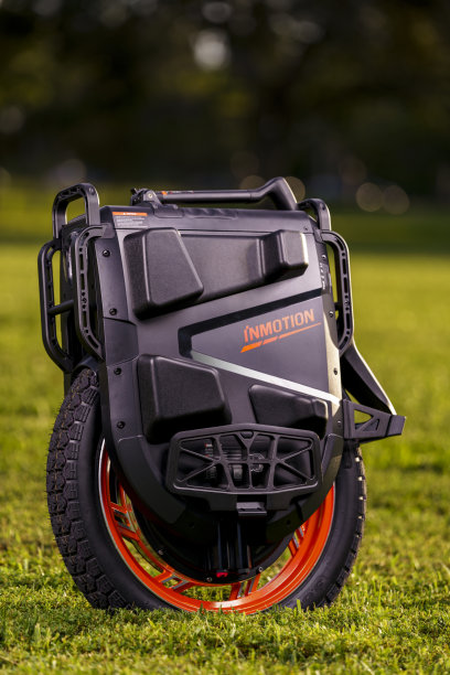 黑色和橙色的Inmotion v13 Pro电动独轮车照片图片下载