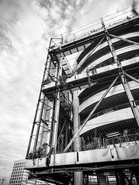 德国科隆街道上的建筑立面和商店图片下载