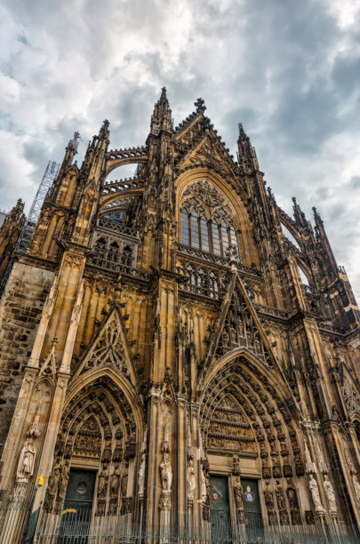 德国科隆大教堂在日出时的建筑细节图片下载