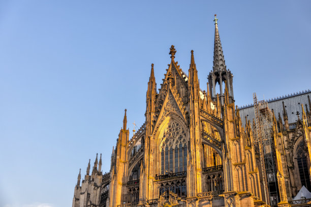 德国科隆大教堂在日出时的建筑细节图片下载