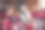 兴奋的家庭照片，祖母、祖父、孙子和孙女在室内抓住许多圣诞礼物。图片下载