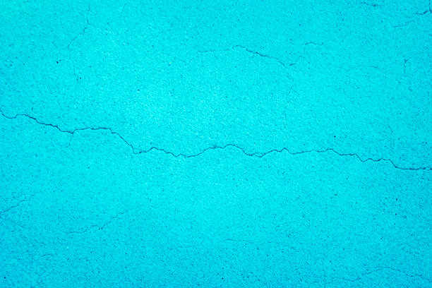 蓝白色装饰混凝土纹理，适用于壁纸背景。破裂的水泥石，沙墙色调，复古极简装饰。涂漆的威尼斯抽象灰泥，留有设计的空白空间。图片下载